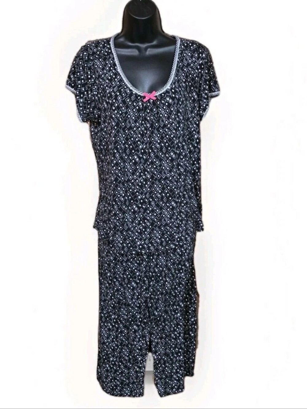 Kensie 2 Piece Womens Medium Pajama Lounge Set Black/White Top & Capris EUC